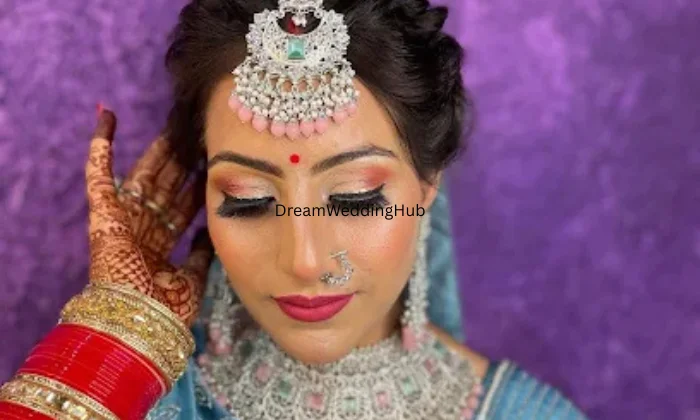 Jinu Lavish Unisex Saloon